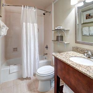 Queen Room Two Queen Beds City View